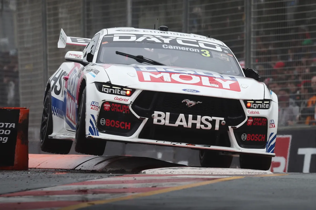 Broc Feeney Rebut Pole Gold Coast Kalahkan Will Brown