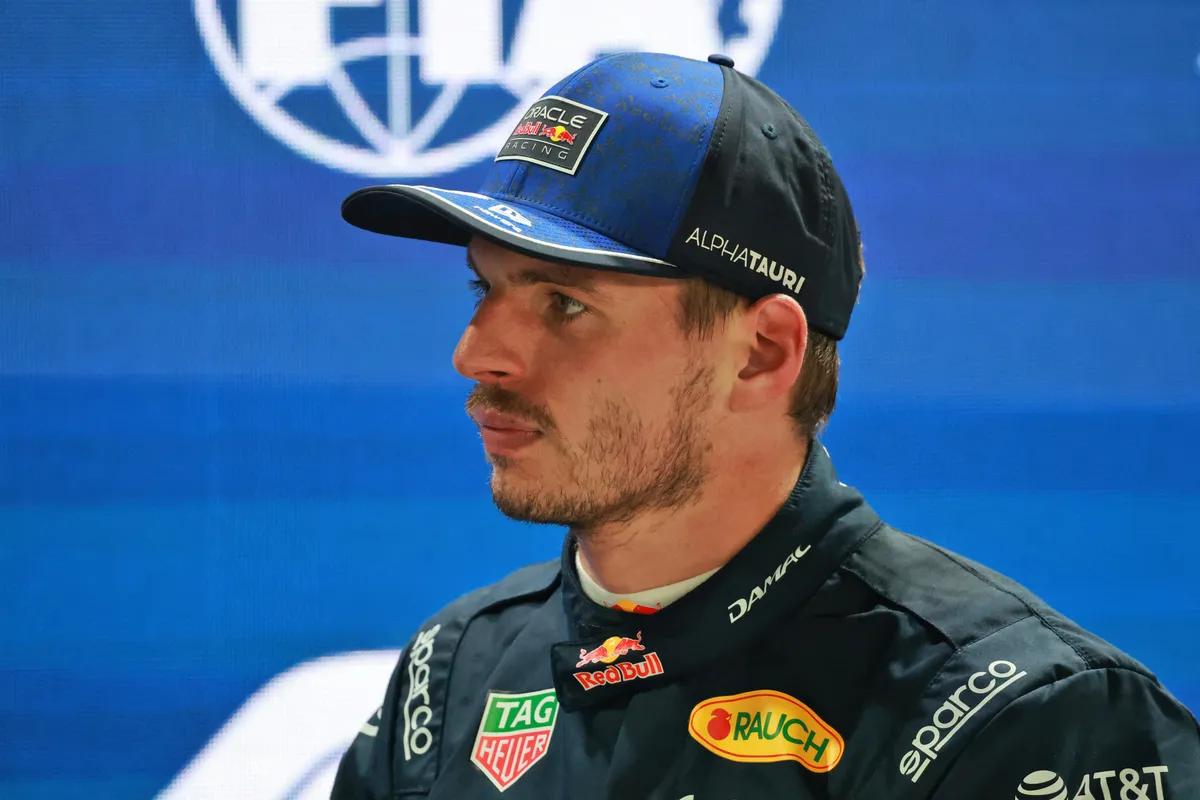 Verstappen Lolos dari Hukuman Penalti Usai Insiden Bendera Kuning di Singapura