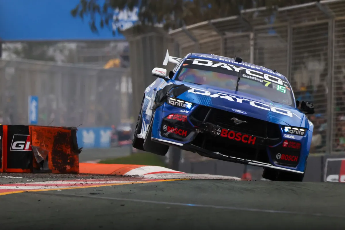 Greg Murphy Kecam Kerusakan Mobil Akibat Chicane Gold Coast