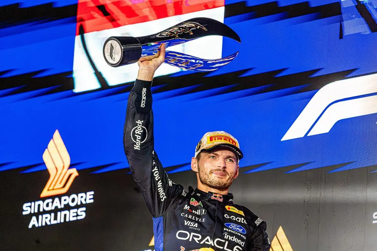 Rekor Kemenangan Max Verstappen Ancam Dominasi Lewis Hamilton