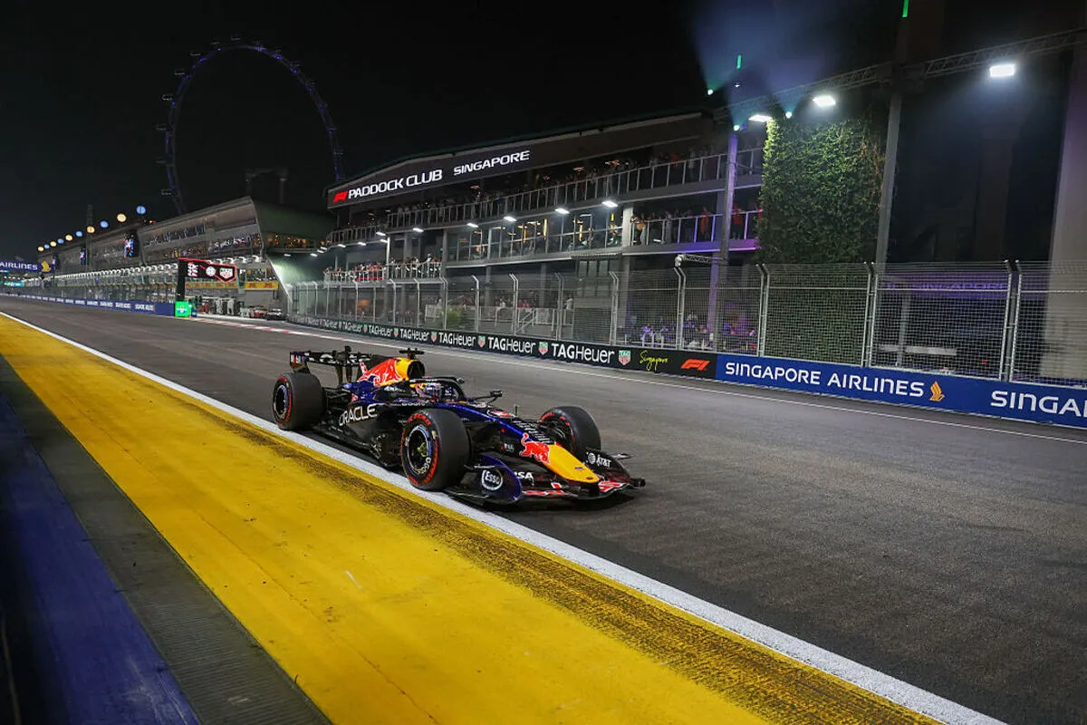 Max Verstappen Pecahkan Kutukan Marina Bay, Menangi GP Singapura