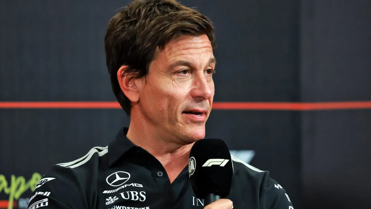 Toto Wolff Guyur Candaan Usai Kimi Antonelli Langgar Batas Trek GP Singapura