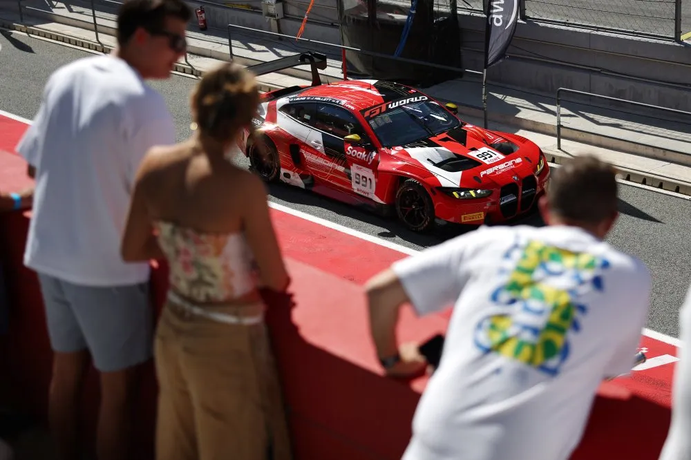 De Haan Antar Paradine BMW Rebut Pole Bronze Cup di Portimao