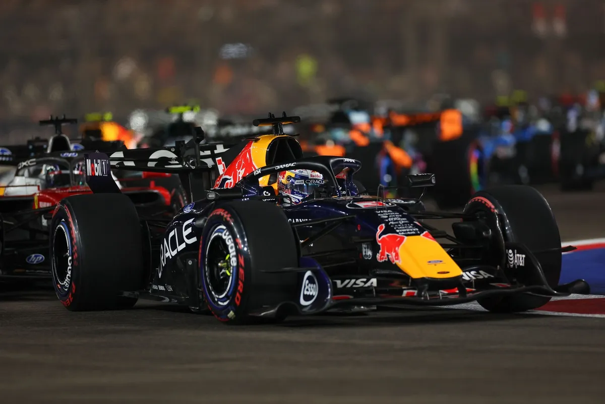 Verstappen Menang Dominan di GP Singapura, Antonelli Perlebar Jarak