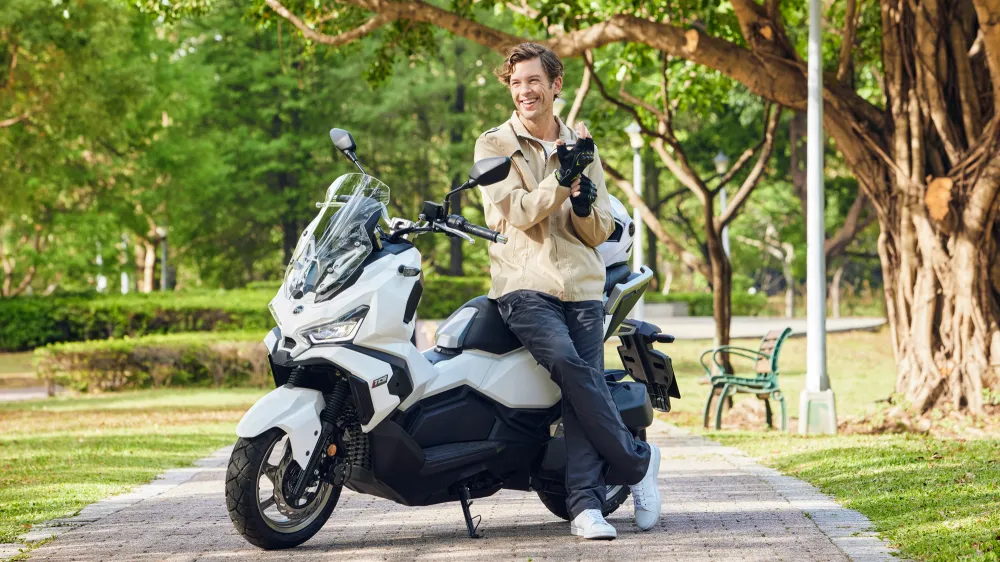 SYM ADX 125, Skuter Crossover Petualang dengan Teknologi Canggih
