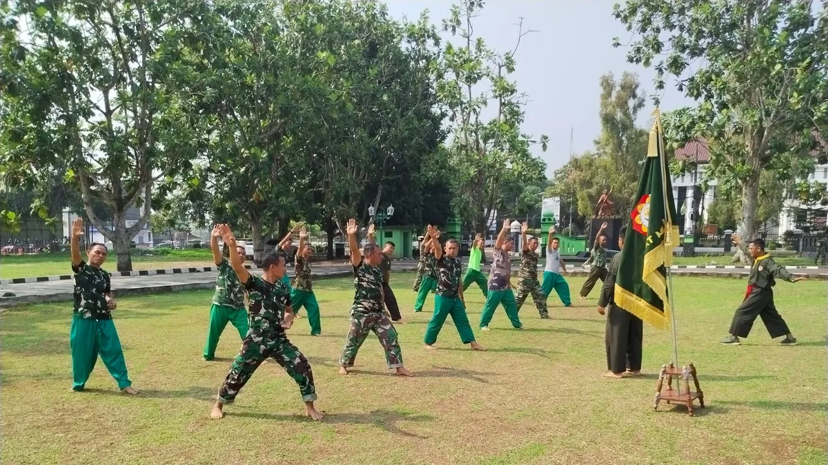 Tingkatkan Profesionalisme, Prajurit Kodim 0601/Pandeglang Gelar Latihan Pencak Silat Militer