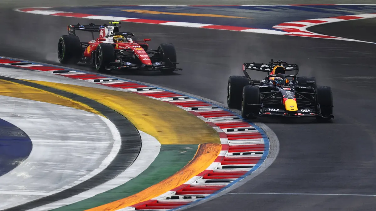 Max Verstappen Taklukkan Lewis Hamilton di Sprint GP Singapura