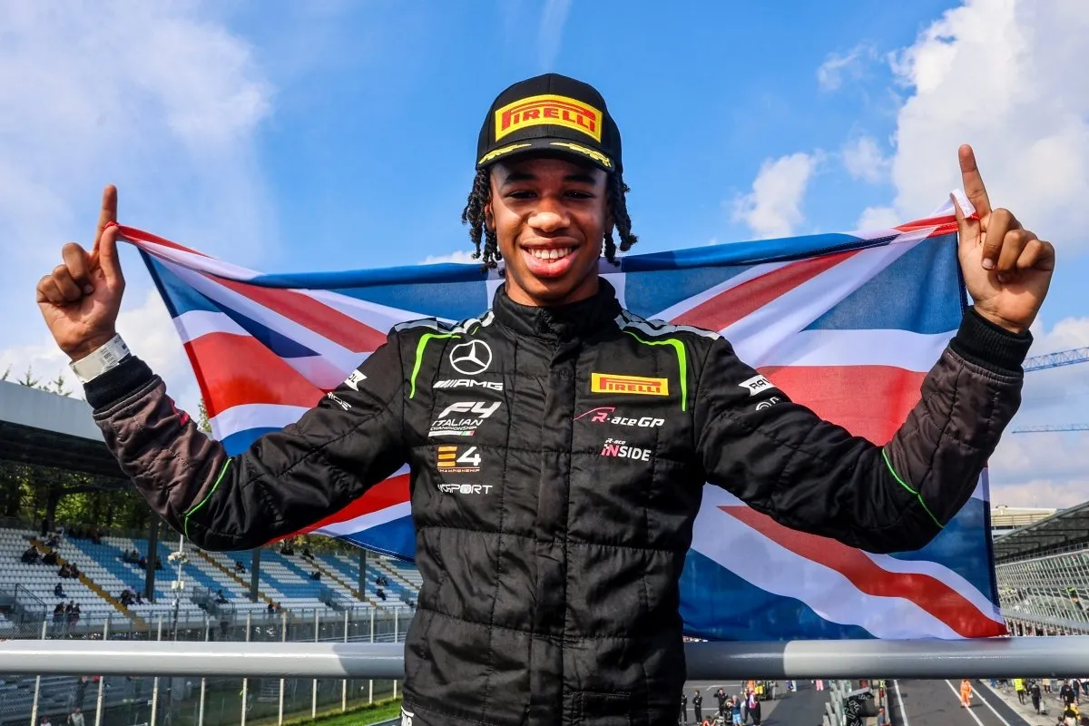 Kenzo Craigie Rebut Gelar Juara E4 di Monza Lewat Drama Finis