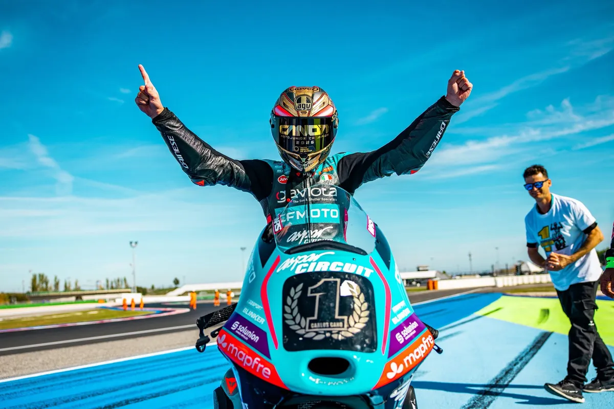 Carlos Cano dan Lorenzo Fellon Juara FIM MotoJunior Misano