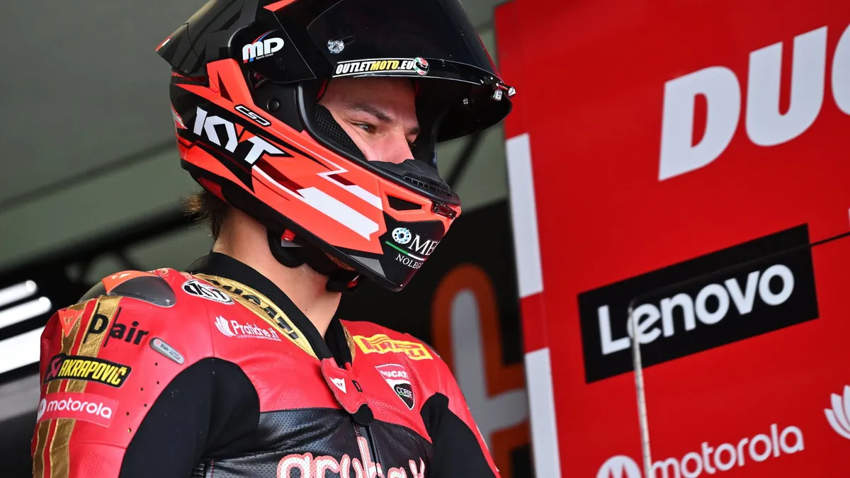 Nicolo Bulega Kuasai Latihan Jerez Sambil Melawan Sengatan Lebah