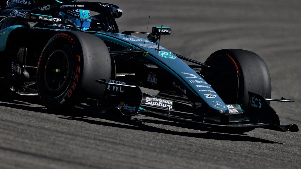 George Russell Dapat Peringatan Langka Usai Nyaris Tabrak Leclerc