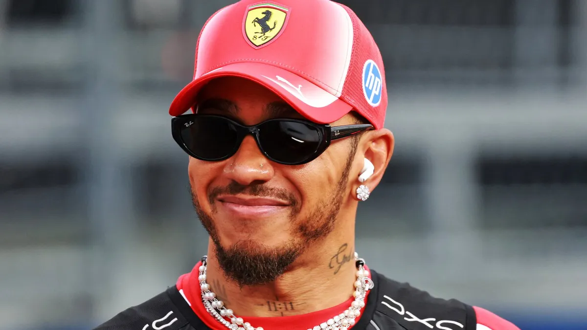 Kim Kardashian Beri Isyarat Hubungan Asmara dengan Lewis Hamilton