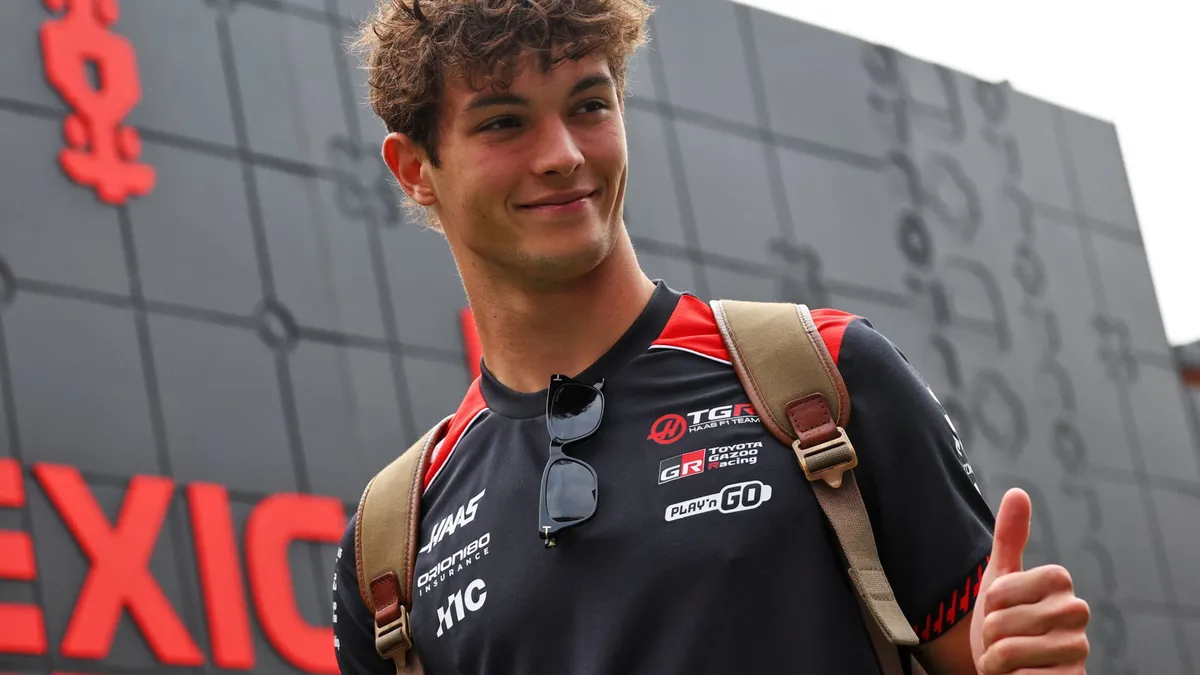 Ayao Komatsu Tepis Rumor Gaji Rp100 Miliar Ollie Bearman