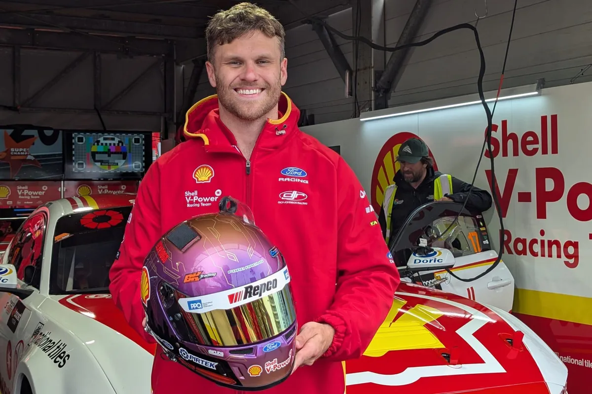 Helm Balap Brodie Kostecki Dilelang untuk Amal di Gold Coast
