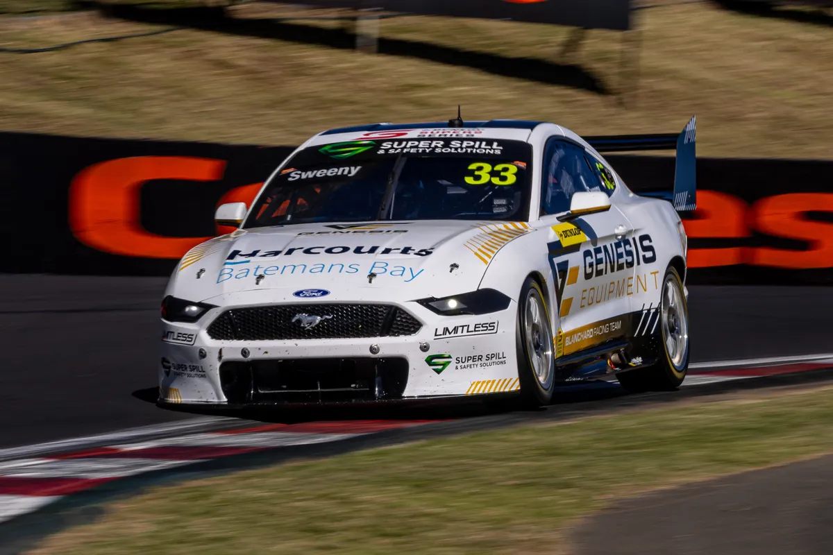 Bailey Sweeny Rebut Pole Beruntun Super2 di Bathurst
