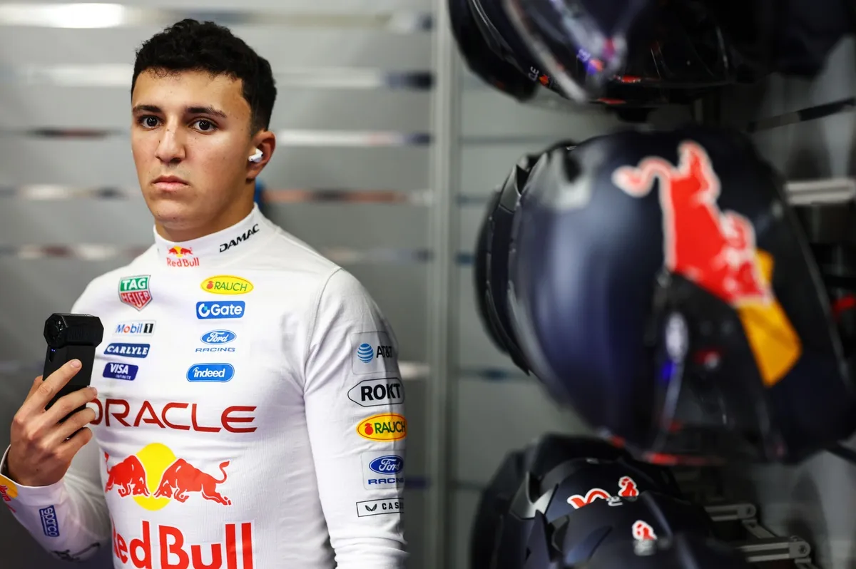 Isack Hadjar Akui Emosional, Sebut Kritik ke Red Bull Harusnya Disimpan Sendiri