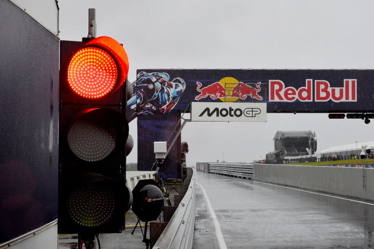 Cuaca Buruk Batalkan Moto2 dan Moto3 Phillip Island