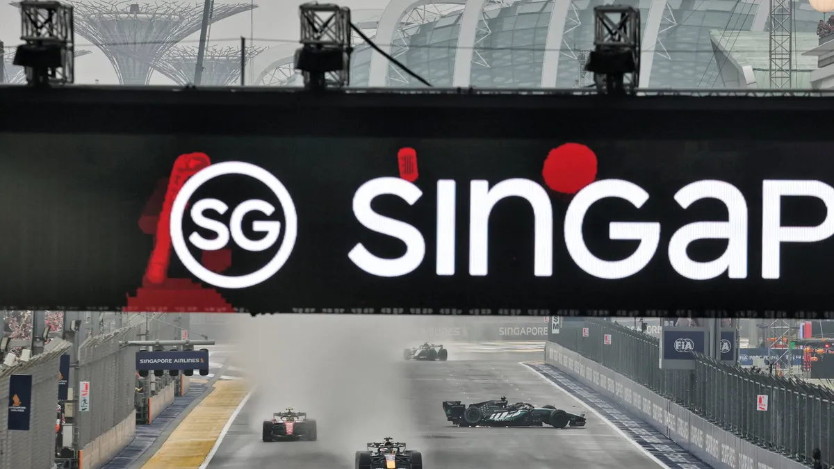 George Russell Kecelakaan di GP Singapura Hancurkan Peluang Juara