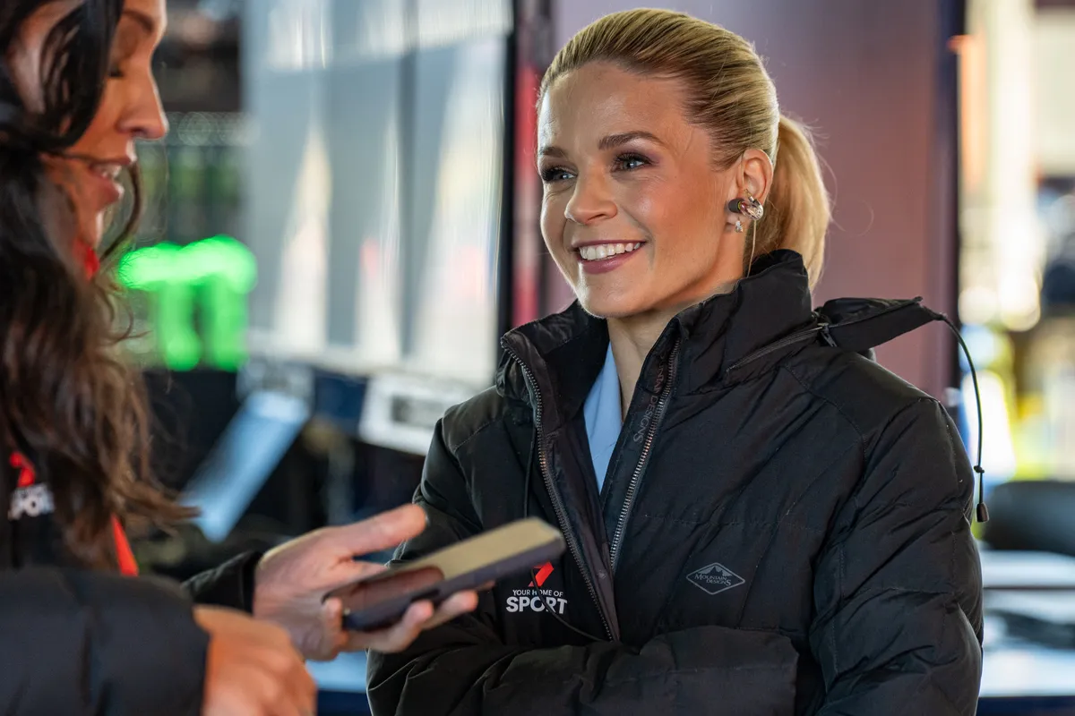 Menelusuri Atmosfer Spektakuler di Balik Lintasan Bathurst 1000