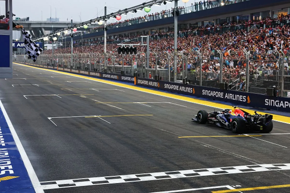 Verstappen Menang Sprint GP Singapura 2026, Drama Marina Bay