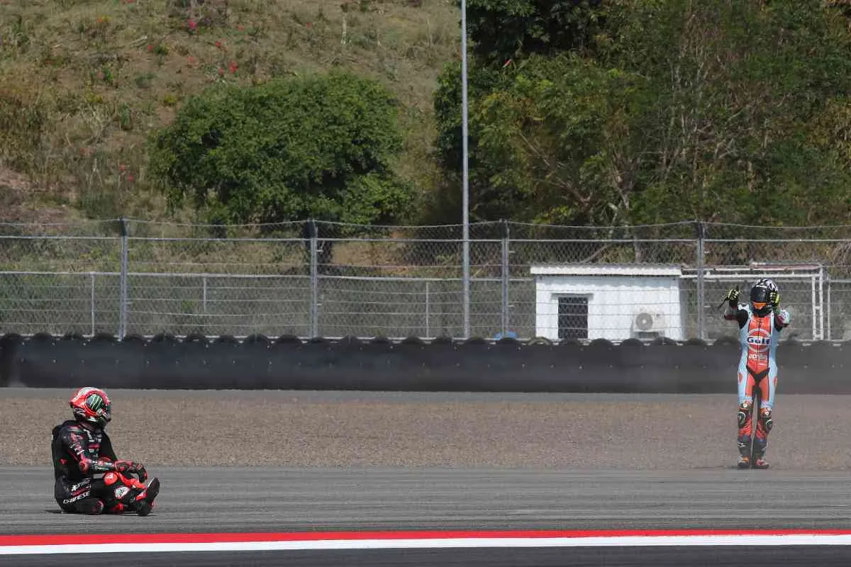 Ketegangan Raul Fernandez dan Bezzecchi Berlanjut di MotoGP