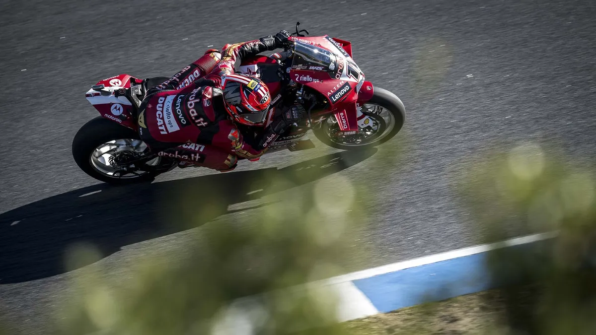Nicolo Bulega Dominasi Race 1 WorldSBK Estoril Demi Samai Rekor