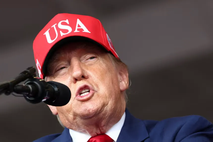 Trump Bebaskan Sanksi Bahan Bakar Rusia, Picu Kecaman Luas