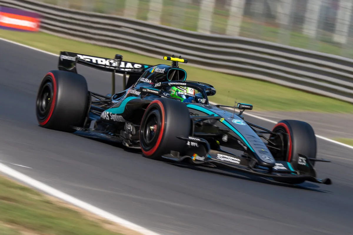 Mercedes Tunda Debut Mesin Baru Hingga GP Brasil di Interlagos