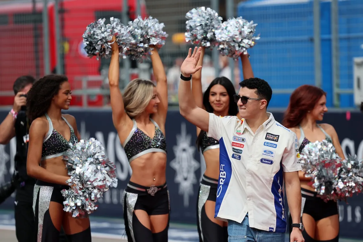Bintang Hollywood dan Kemenangan Spektakuler Kimi Antonelli di Austin