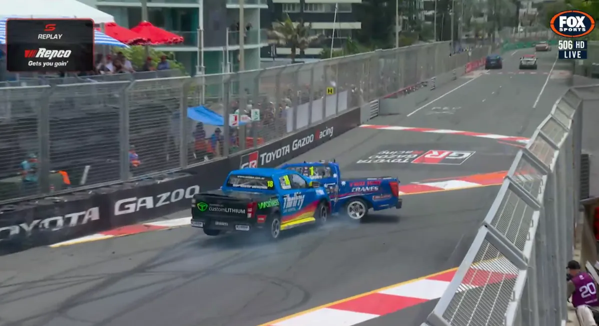 Persaingan Gelar V8 SuperUtes Memanas Akibat Kecelakaan Hebat