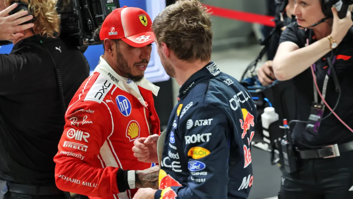 Lewis Hamilton Intip Strategi Ferrari Redam Max Verstappen di Singapura
