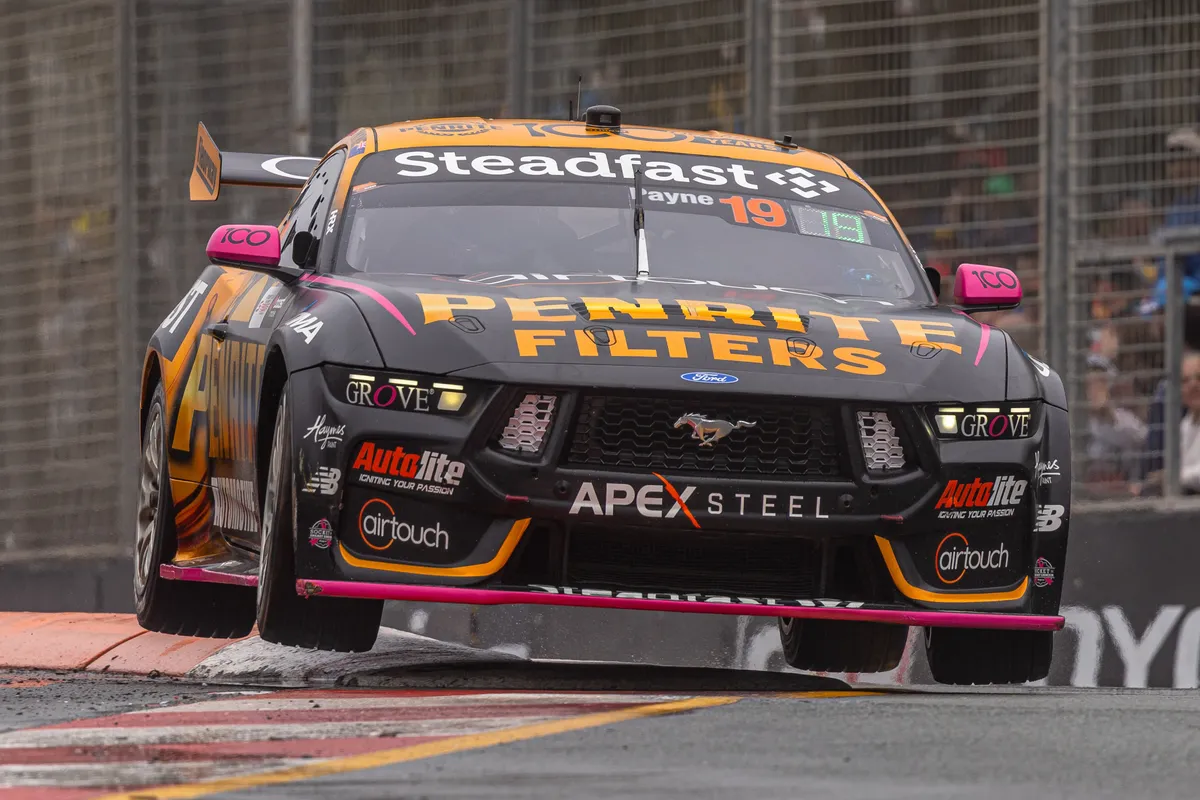 Poin Seri Final Supercars Memanas Menuju Semifinal Sandown
