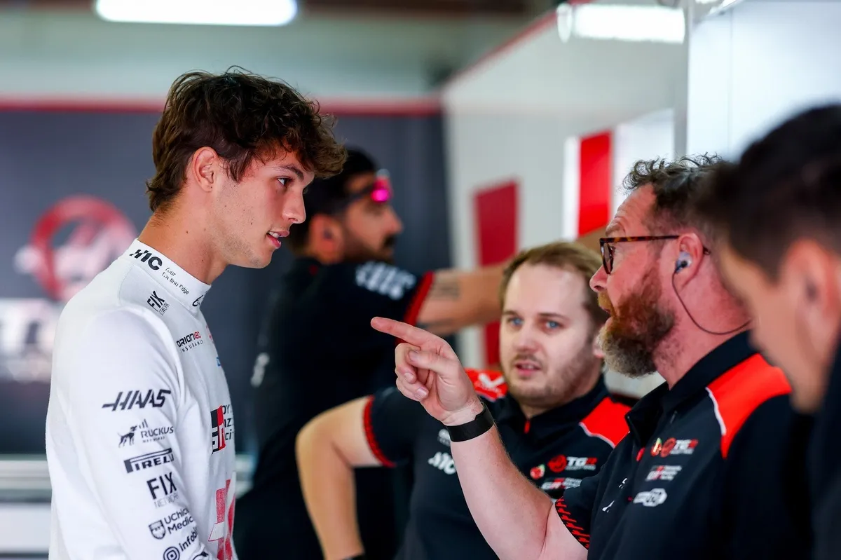 Ayao Komatsu Kecam Rumor Kontrak Oliver Bearman di Haas