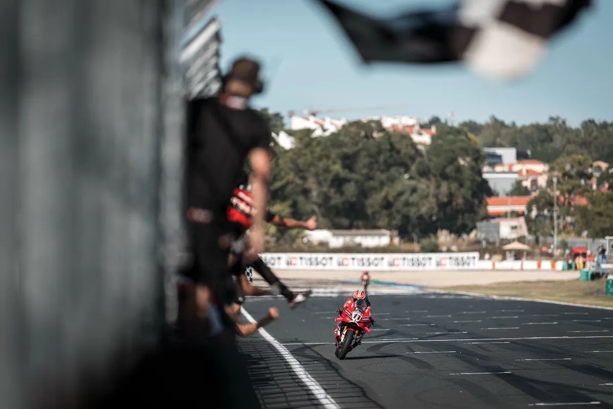 Dominasi Total Nicolo Bulega di Estoril Sempurna dengan Kemenangan Mutlak
