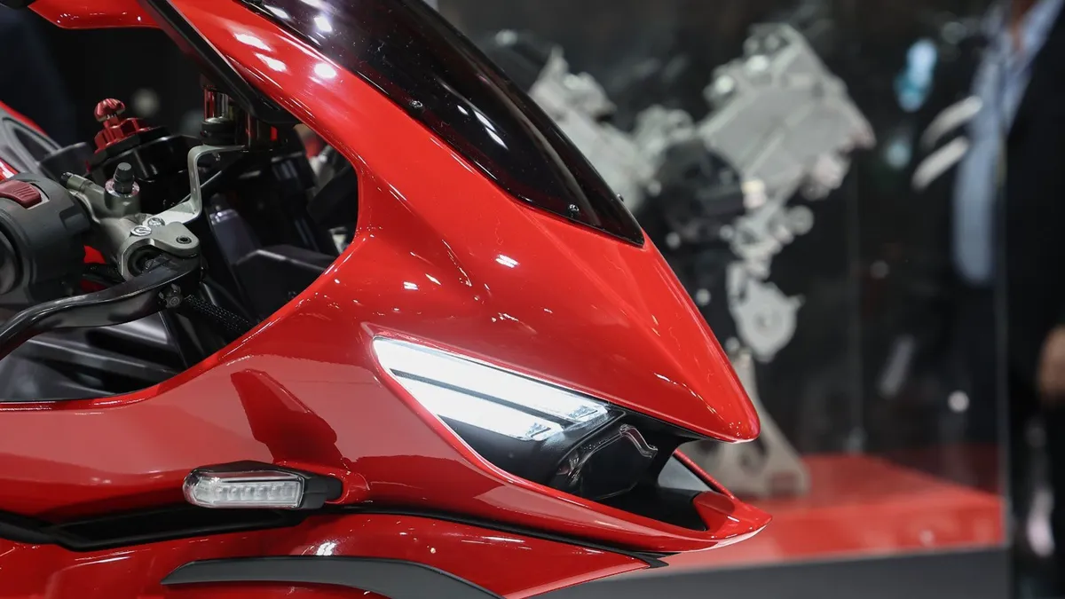 Moto Morini Corsaro Sport Tantang Kelas Menengah Lewat Mesin V2