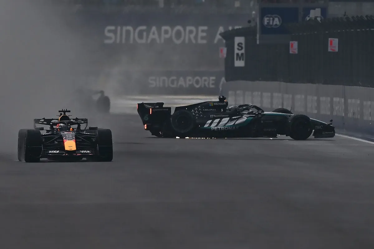 Verstappen Menangi Sprint GP Singapura yang Kacau Usai Russell Kecelakaan