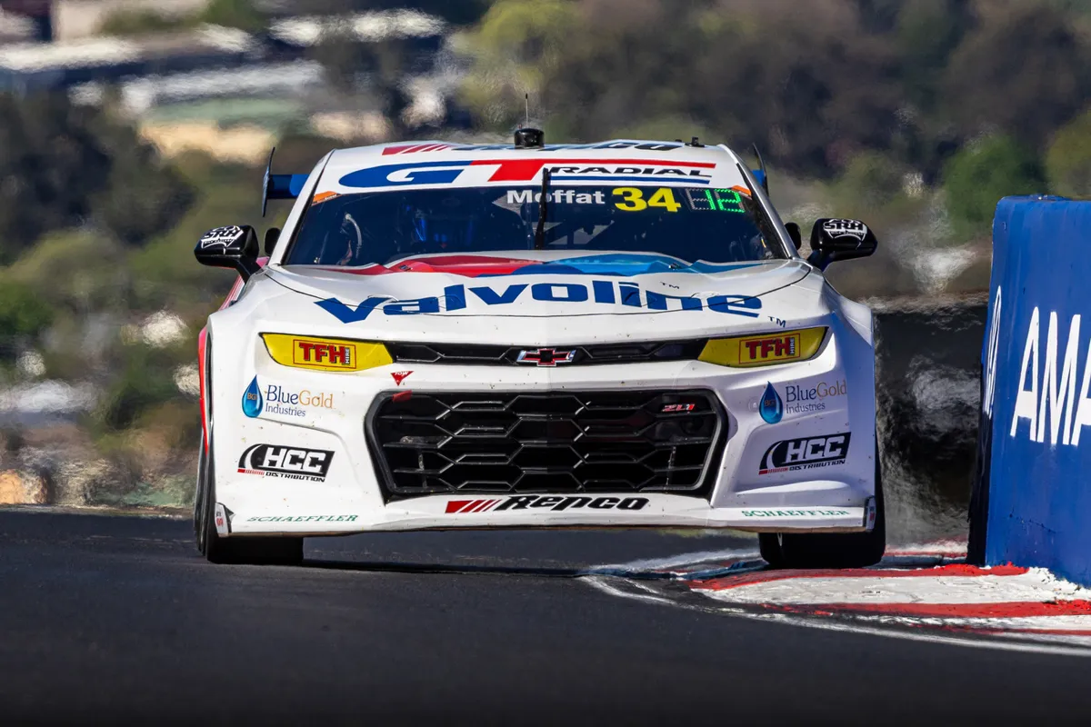 Starting Grid Bathurst 1000: Bates dan Seton Amankan Baris Depan