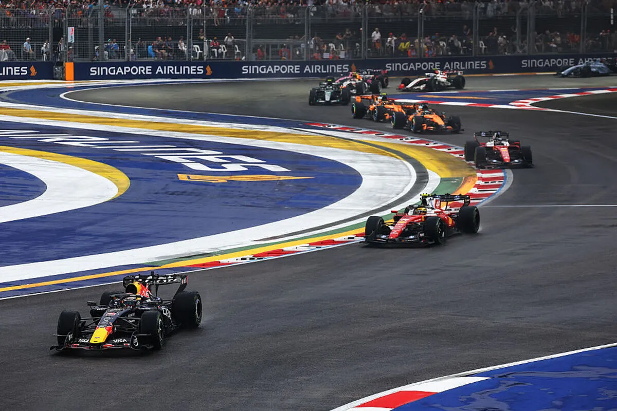 Verstappen Menang Sprint GP Singapura 2026 di Depan Ferrari