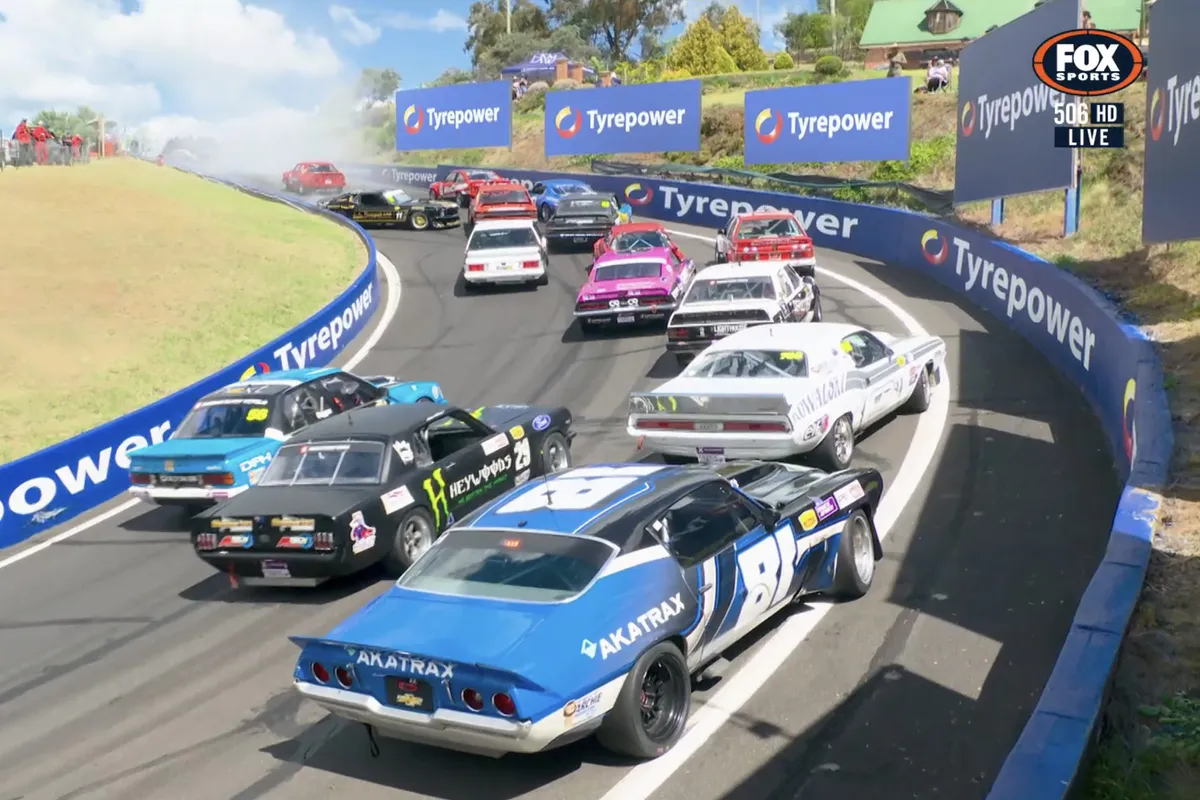 Insiden Menghebohkan Warnai Aksi Touring Car Masters di Bathurst