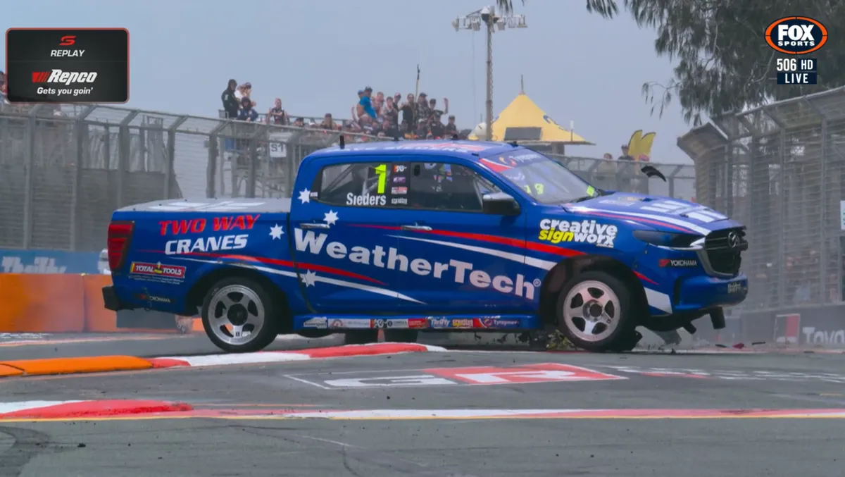 Kecelakaan Parah di Gold Coast 500 Jadi Insiden Paling Mengerikan