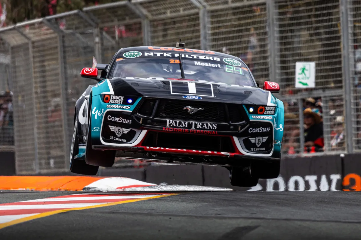 Supercars Perketat Pengamanan Chicane Pantai Gold Coast