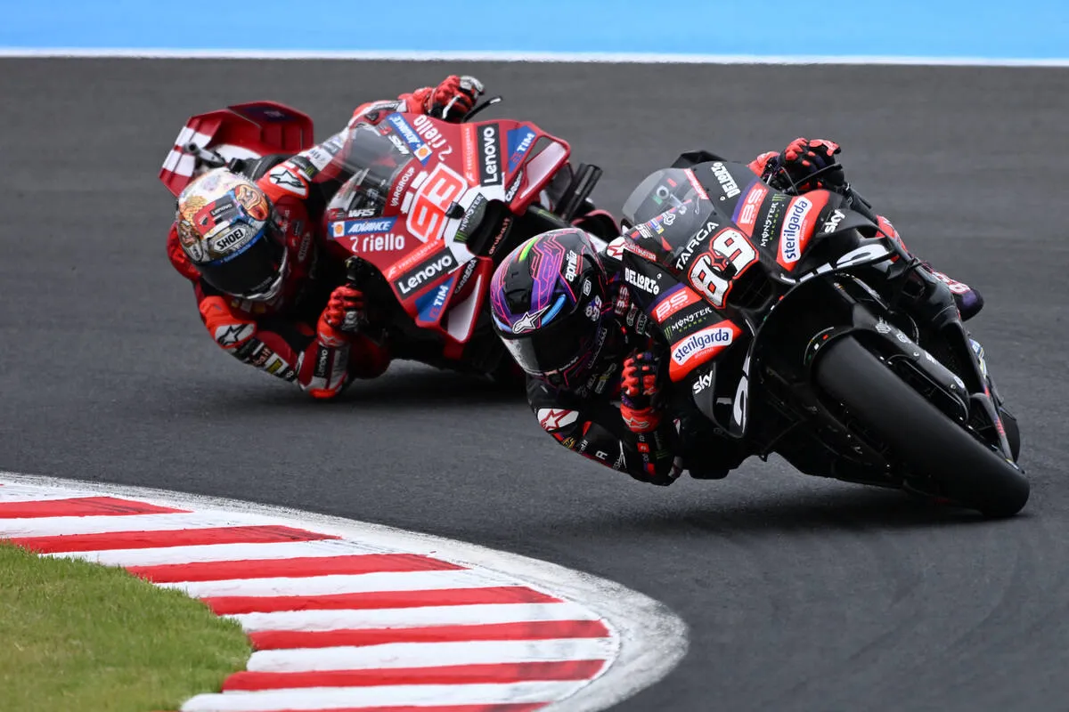 Drama Q2 GP Indonesia: Marquez Bayangi Martin dan Unggul Tipis