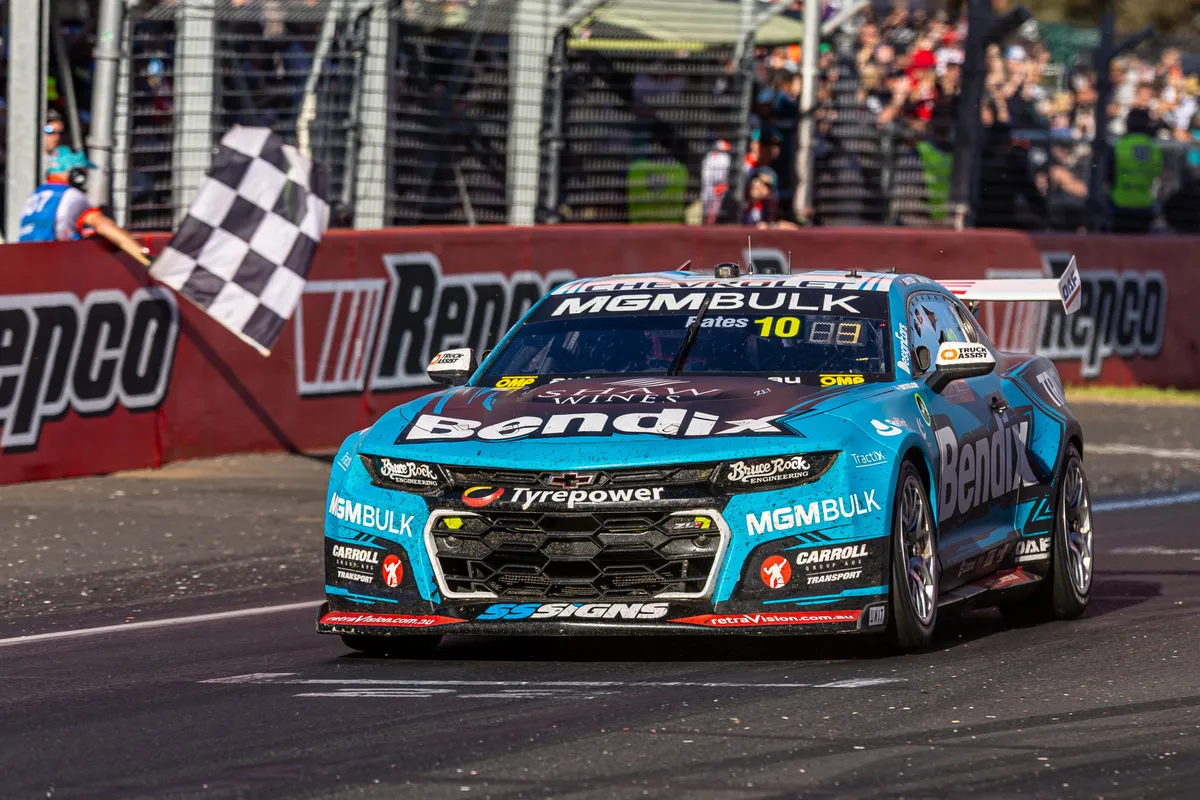 Emosi Campur Aduk Podium Bathurst 1000 Bagi Bates Dan Seton