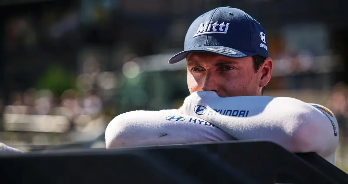 Masa Depan Adrien Fourmaux Belum Pasti di WRC