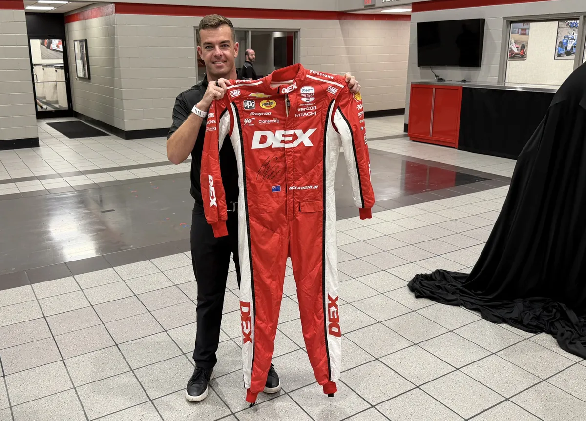 Lelang Amal PPQ Legends Night Hadirkan Baju Balap Scott McLaughlin