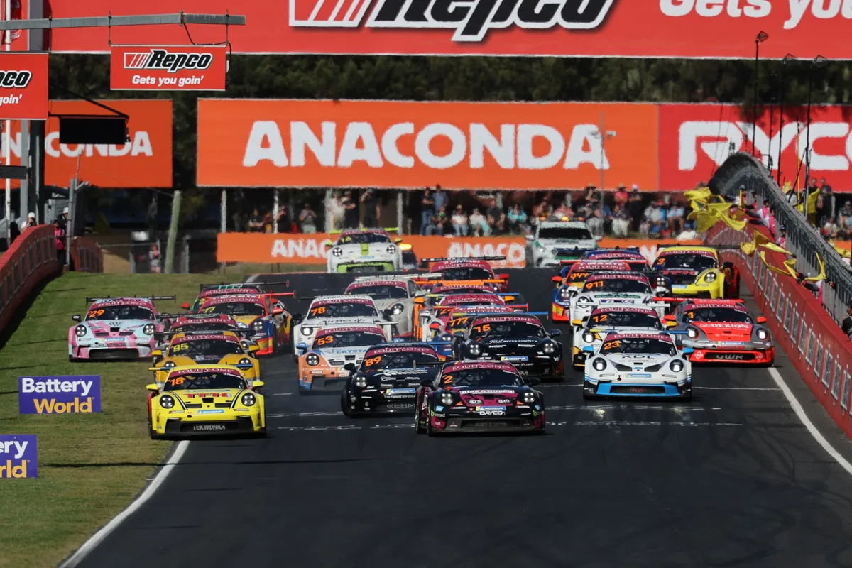 Insiden Lampu Start Anomali Warnai Balapan Porsche di Bathurst