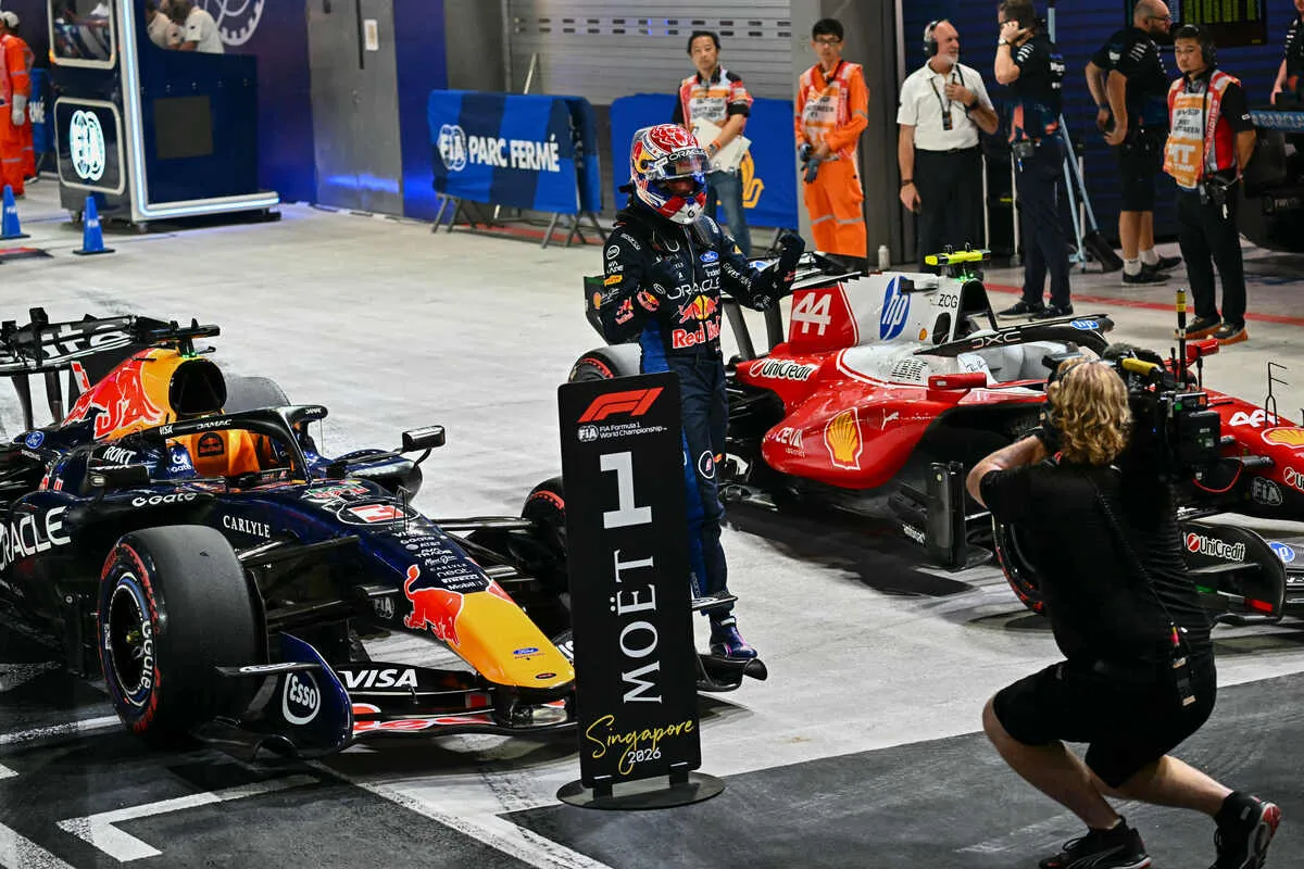 Analisis Pole Perdana Verstappen di Singapura dan Peluang Ferrari