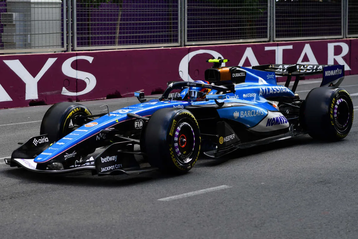 Carlos Sainz Beri Klarifikasi Soal GP Qatar dan Abu Dhabi
