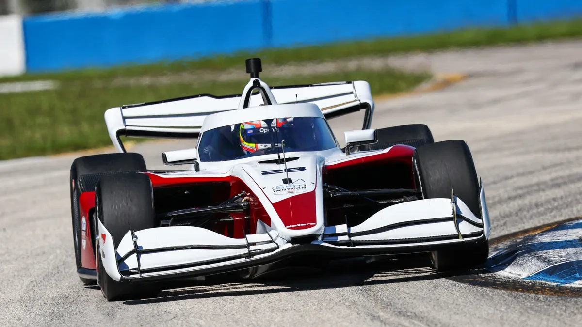 Uji Coba IR-28 di Sebring: Mobil Baru IndyCar Dipuji Pembalap
