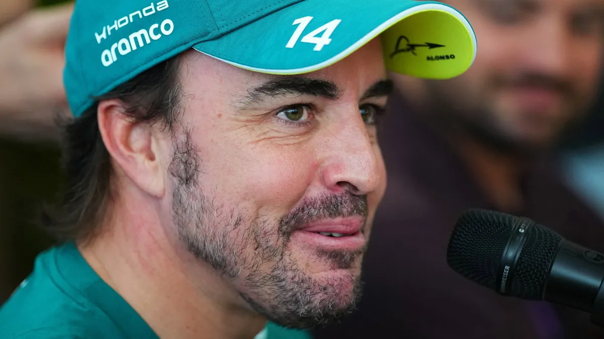 Alonso Ungkap Alasan Bertahan di F1 2027: Tak Tahan Nonton dari Sofa